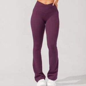 Crisscross Hourglass Flared Leggings with Pockets - Winter Plum